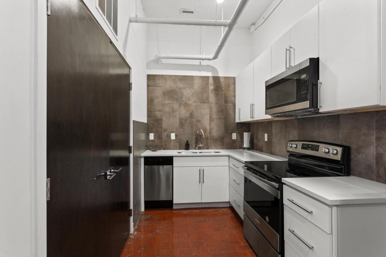 Frontdesk Historic Kcy Flats With Rooftop Deck Κάνσας Σίτι Εξωτερικό φωτογραφία